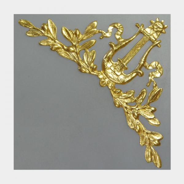 Biedermeier Eckbeschlag 56 x 56 mm   EN24661